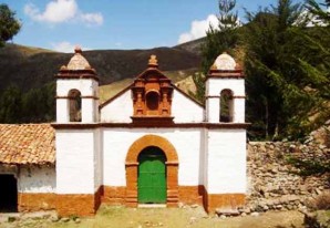 Casona Colonial huancavelicana que data del S.XVII, fue construida por la familia Patiño Casona Colonial huancavelicana que data del S.XVII, fue construida por la familia Patiño