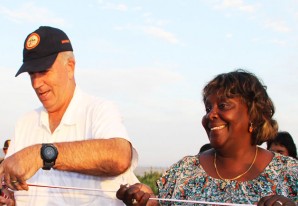 ‘Mamaimé’ pide a Cilloniz que ‘bote a patadas’ al funcionario que no quiere trabajar ‘Mamaimé’ pide a Cilloniz que ‘bote a patadas’ al funcionario que no quiere trabajar