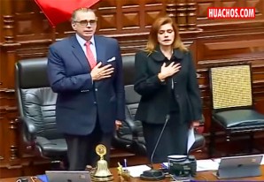 "Meche" jura como presidenta, con las manos en el pecho por favor... gracias | VIDEO "Meche" jura como presidenta, con las manos en el pecho por favor... gracias | VIDEO