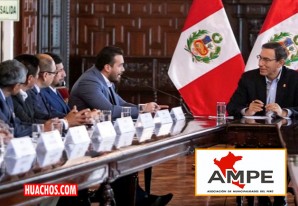Alcaldes del Perú respaldan disolución del Congreso por el presidente Vizcarra Alcaldes del Perú respaldan disolución del Congreso por el presidente Vizcarra