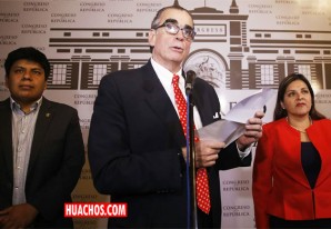 Pedro Olaechea, mueve cielo y tierra, para tomar el control del Tribunal Constitucional Pedro Olaechea, mueve cielo y tierra, para tomar el control del Tribunal Constitucional