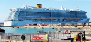 Italia bloquea un giganteso crucero con más de 6,000 pasajeros a bordo | VIDEO Italia bloquea un giganteso crucero con más de 6,000 pasajeros a bordo | VIDEO