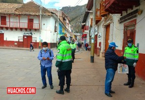 PNP y FF.AA. trabajan en equipo para hacer cumplir el estado de emergencia PNP y FF.AA. trabajan en equipo para hacer cumplir el estado de emergencia