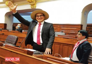 Congresista se autoproclama gestor de una ley que no le pertenece Congresista se autoproclama gestor de una ley que no le pertenece