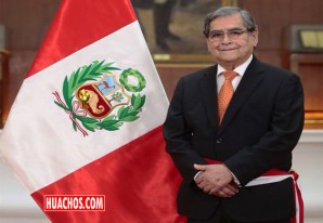 El Minsa forma comisión que investigará vacunación extraoficial de altos funcionarios El Minsa forma comisión que investigará vacunación extraoficial de altos funcionarios