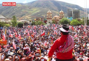 Apoteósico recibimiento al profe Pedro Castillo en Pampas | VIDEO Apoteósico recibimiento al profe Pedro Castillo en Pampas | VIDEO