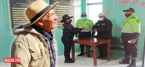 Efectivos rinden homenaje al "profe Seguito" por el Día del Maestro | VIDEO Efectivos rinden homenaje al "profe Seguito" por el Día del Maestro | VIDEO