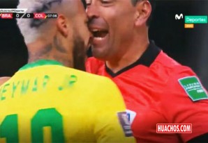 El controvertido árbitro chileno Roberto Tobar fue suspendido por la Conmebol El controvertido árbitro chileno Roberto Tobar fue suspendido por la Conmebol