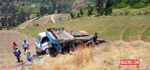 Un camion mixto se vuelca cerca del pueblo de Huajintay, sin víctimas que lamentar Un camion mixto se vuelca cerca del pueblo de Huajintay, sin víctimas que lamentar