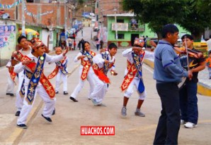 Bailes navideños de los pueblos de la provincia de Huaytará | VIDEO Bailes navideños de los pueblos de la provincia de Huaytará | VIDEO