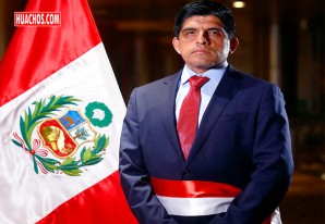 Ministro de Defensa Juan Carrasco está internado en UCI por COVID-19 Ministro de Defensa Juan Carrasco está internado en UCI por COVID-19