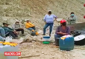 Pobladores de Huachos toman posesión de sus tierras en la quebrada para habitarlas | VIDEO Pobladores de Huachos toman posesión de sus tierras en la quebrada para habitarlas | VIDEO