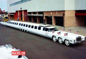 Este es el carro más largo del mundo, con 24 ruedas, piscina y helipuerto | VIDEO Este es el carro más largo del mundo, con 24 ruedas, piscina y helipuerto | VIDEO