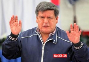 César Acuña, comerciante de educación superior, desmiente acusaciones de K. López César Acuña, comerciante de educación superior, desmiente acusaciones de K. López