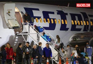Avión con 115 migrantes venecos varados en Chile ya llegó a Venezuela | VIDEO Avión con 115 migrantes venecos varados en Chile ya llegó a Venezuela | VIDEO