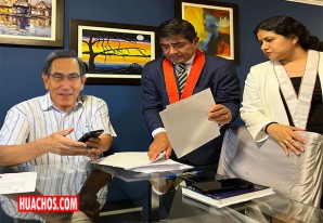 Vizcarra dice que él "predica con el ejemplo", contento de colaborar con la justicia Vizcarra dice que él "predica con el ejemplo", contento de colaborar con la justicia