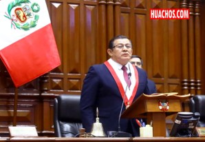 Personajes como Eduardo Salhuana presiden el Poder Legislativo | VIDEO Personajes como Eduardo Salhuana presiden el Poder Legislativo | VIDEO