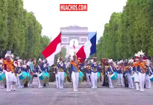 La espectacular banda militar de Indonesia abre el desfile del 14 de julio en los Campos Eliséos - París | VIDEO La espectacular banda militar de Indonesia abre el desfile del 14 de julio en los Campos Eliséos - París | VIDEO