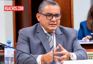 J. J. Santiváñez: Congresistas alcanzan firmas para presentar moción de censura contra ministro de Justicia J. J. Santiváñez: Congresistas alcanzan firmas para presentar moción de censura contra ministro de Justicia