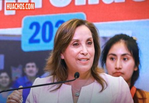 Dina Boluarte, cómodamente sentada en el sillón presidencial, exclama a los 4 vientos que no renunciará Dina Boluarte, cómodamente sentada en el sillón presidencial, exclama a los 4 vientos que no renunciará