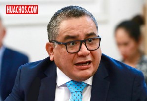 El hombre fuerte del gobierno de Dina Boluarte renuncia a su cargo de ministro El hombre fuerte del gobierno de Dina Boluarte renuncia a su cargo de ministro