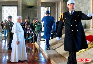 La impresionante entrada del Papa León XIV al mausoleo de Atatürk | VIDEO La impresionante entrada del Papa León XIV al mausoleo de Atatürk | VIDEO