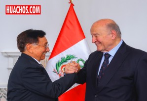 José María y Hernando comienzan una luna de miel bajo el signo del cóndor y el águila José María y Hernando comienzan una luna de miel bajo el signo del cóndor y el águila