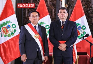 Juan Carlos Velasco Guerrero tomó juramento como nuevo ministro de Salud Juan Carlos Velasco Guerrero tomó juramento como nuevo ministro de Salud