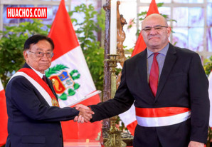 Carlos Díaz Daniño presentó su carta de renuncia irrevocable al cargo de titular del Mindef Carlos Díaz Daniño presentó su carta de renuncia irrevocable al cargo de titular del Mindef