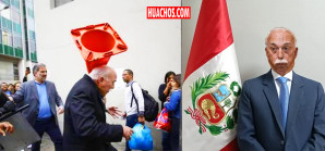 El singular excongresista y exvicealmirante, Carlos Tubino, es premiado por Keiko Fujimori El singular excongresista y exvicealmirante, Carlos Tubino, es premiado por Keiko Fujimori