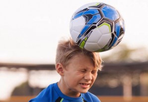 Buena noticia. EE.UU busca prohibir los remates de cabeza en el fútbol infantil Buena noticia. EE.UU busca prohibir los remates de cabeza en el fútbol infantil