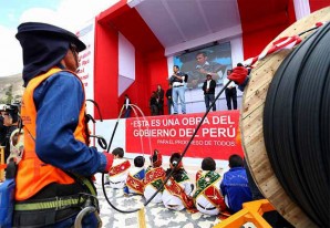 La red dorsal de fibra óptica para Huancavelica ya fue inaugurado pero no funciona. La red dorsal de fibra óptica para Huancavelica ya fue inaugurado pero no funciona.