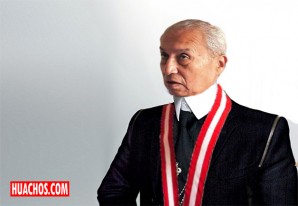 Hoy, su eminencia el fiscal supremo Pedro Chávarry votará en (cuello) blanco Hoy, su eminencia el fiscal supremo Pedro Chávarry votará en (cuello) blanco