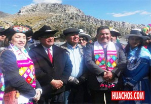 «Clodo, el regalón», regala a todos salvo a los patitos feos de Huancavelica - VIDEO «Clodo, el regalón», regala a todos salvo a los patitos feos de Huancavelica - VIDEO
