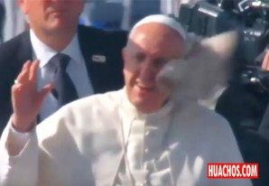 Un chileno le lanza a Francisco un objeto en la cara | VIDEO Un chileno le lanza a Francisco un objeto en la cara | VIDEO