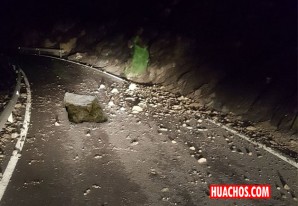 Colocaron piedras en medio de la carretera y asaltaron a camión de comerciante Colocaron piedras en medio de la carretera y asaltaron a camión de comerciante