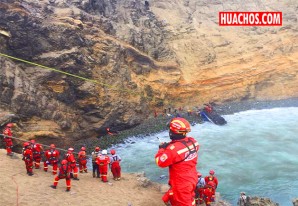 PNP y bomberos finalizan labores de rescate en el bus accidentado en Pasamayo | FOTOS PNP y bomberos finalizan labores de rescate en el bus accidentado en Pasamayo | FOTOS