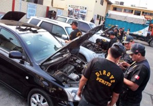 PNP Región Huancavelica interviene vehículos requisitoriados y detiene a dos sujetos PNP Región Huancavelica interviene vehículos requisitoriados y detiene a dos sujetos