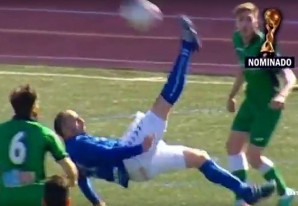 Mira el golazo de chalaca desde la media cancha Mira el golazo de chalaca desde la media cancha