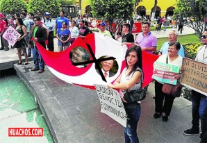 Colectivos sociales de Ica marchan contra el indulto a Alberto Fujimori - VIDEO Colectivos sociales de Ica marchan contra el indulto a Alberto Fujimori - VIDEO