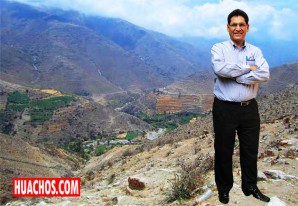 Un modesto caminante hace visible a su pueblo a través de la literatura Un modesto caminante hace visible a su pueblo a través de la literatura