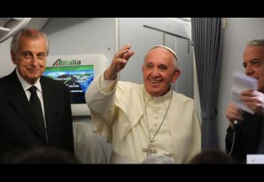 El Papa sobre regalo de Evo Morales: Es 'arte de protesta' y 'puede ser ofensivo' El Papa sobre regalo de Evo Morales: Es 'arte de protesta' y 'puede ser ofensivo'