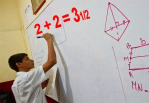 En segundo de primaria solo 26% pasan en matemáticas, en segundo de secundaria 9.5% En segundo de primaria solo 26% pasan en matemáticas, en segundo de secundaria 9.5%