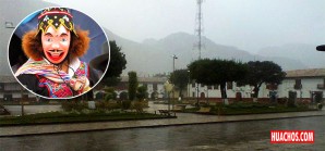 Lluvias torrenciales en Huancavelica, pero eso no impide hacer la fiesta - VIDEO Lluvias torrenciales en Huancavelica, pero eso no impide hacer la fiesta - VIDEO