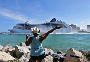 Llega a La Habana el primer crucero de EE.UU. en más de 50 años Llega a La Habana el primer crucero de EE.UU. en más de 50 años