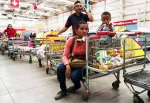 Vivir en Caracas en el capitalismo salvaje de la escasez Vivir en Caracas en el capitalismo salvaje de la escasez