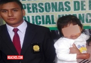 La muchacha andaba errando sin rumbo por las calles de la ciudad La muchacha andaba errando sin rumbo por las calles de la ciudad