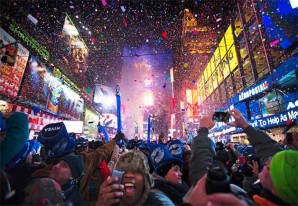 En el mundo, luz, música y fuertes medidas de seguridad para estrenar 2016 - VIDEOS En el mundo, luz, música y fuertes medidas de seguridad para estrenar 2016 - VIDEOS