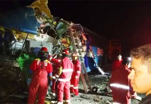 Trágico accidente entre los buses Palomino Wari y Empresa Flores en Nasca - VIDEO FOTOS Trágico accidente entre los buses Palomino Wari y Empresa Flores en Nasca - VIDEO FOTOS