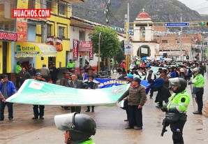 Las fuerzas del orden estuvieron listos para controlar cualquier alteración del orden público Las fuerzas del orden estuvieron listos para controlar cualquier alteración del orden público
